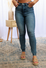 Load image into Gallery viewer, Vintage Wash Judy Blue Tummy Control Jeans
