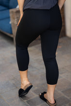 Load image into Gallery viewer, Perfect Curves Crop Leggings

