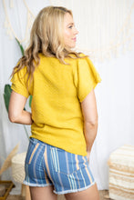 Load image into Gallery viewer, Queen Bee Ruffle Sleeve
